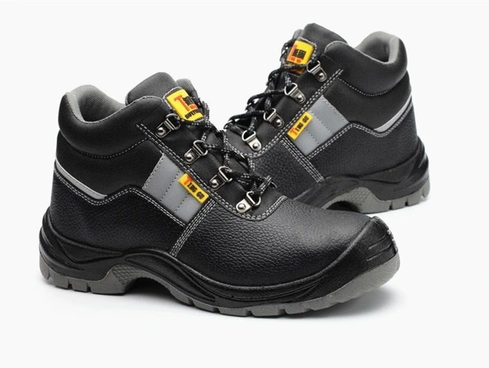 Cow Genuine Leather Safety Shoes with Steel Toe Working Boots in Guangzhou