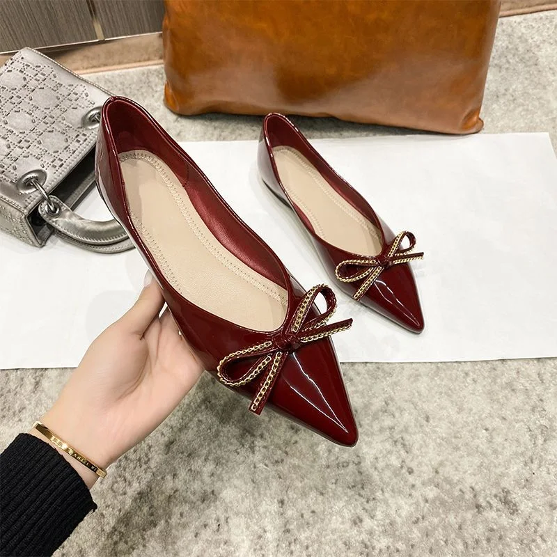 New Pointy Flat Patent Leather Soft Sole Ballet Shoes Fashion Metal Chain Bow Knot Super Soft Comfortable Boat Shoes for Women