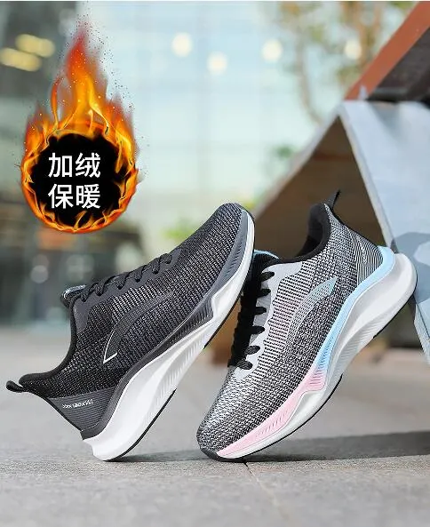 Willingmart New Arrival Walking Style Shoes Knitted Lace Sneakers Men Custom Casual Sport Shoes Running Knit Sneakers Shoes