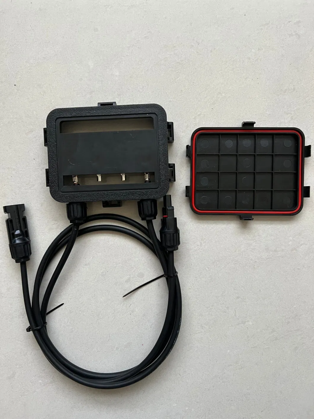 IP67 4 Rails 3 Diode Solar Junction Box for Solar Panel