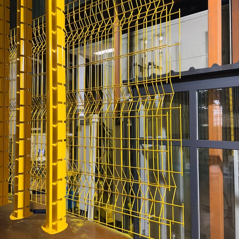 3D Curved Wire Mesh Fence with Razor Wire Akzo Nobel Powder Coated Airport Welded Mesh Fence