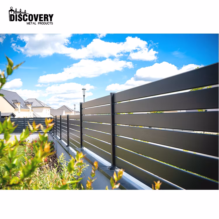 Outdoor Aluminum Garden WPC Fence Panel Privacy Fence with Horizontal Slats