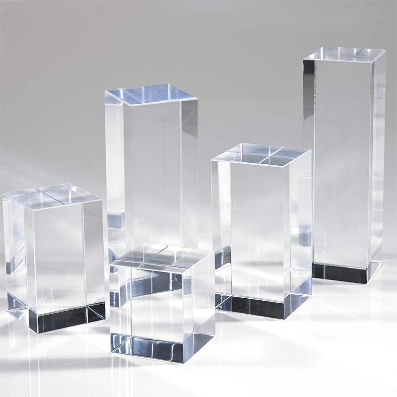 New Arrival Lucite Embedded White Round Customize Supermarket Display Stand Clear Acrylic Football Helmet Display Case