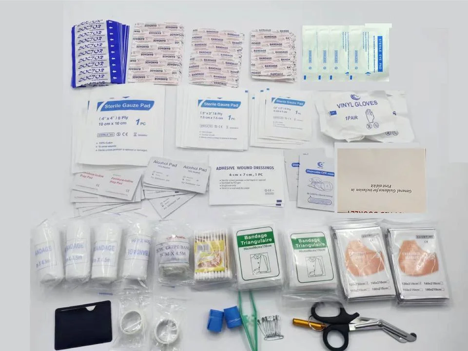 China Medical Supply Outdoor OEM Emergency Portable Survival Kit Trauma First Aid Bag with Medical Suppliers First Aid Kit Set