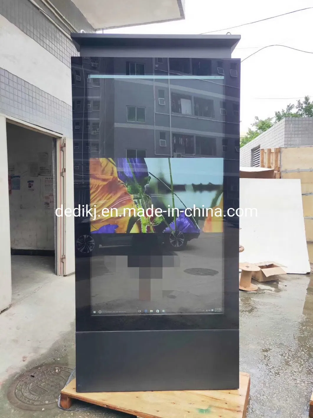 65inch Outdoor Waterproof IP65 WiFi Full HD Indoor Advertising Screen, LCD Digital Signage for Sale