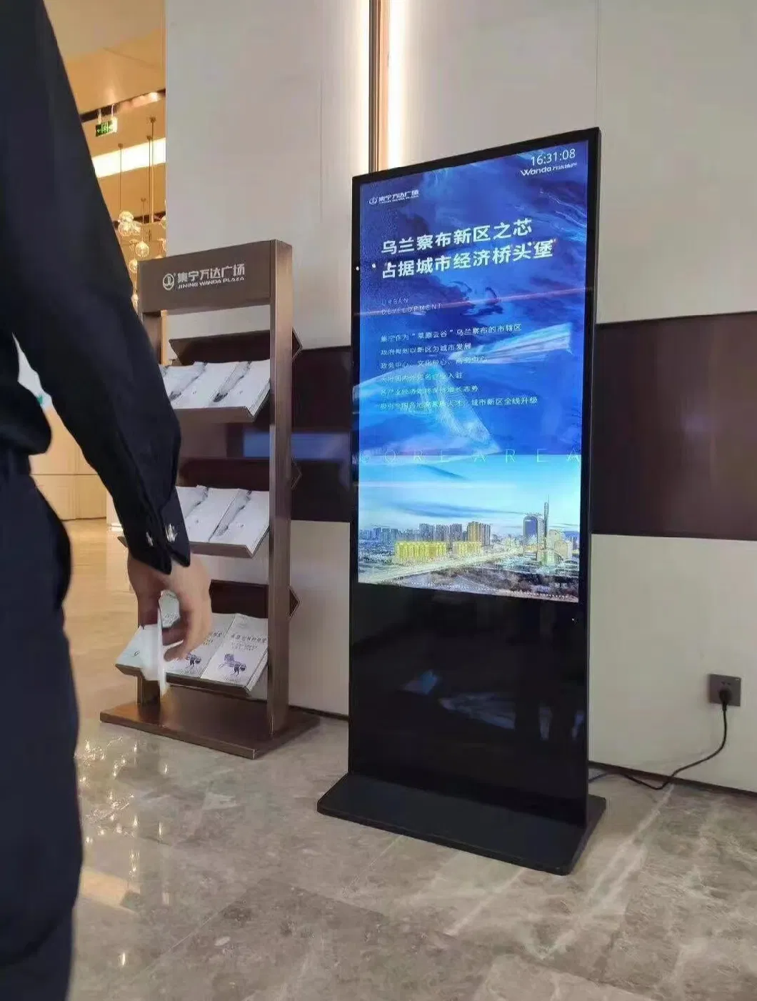 65inch Indoor Display Pcap Touch Screen Digital Signage