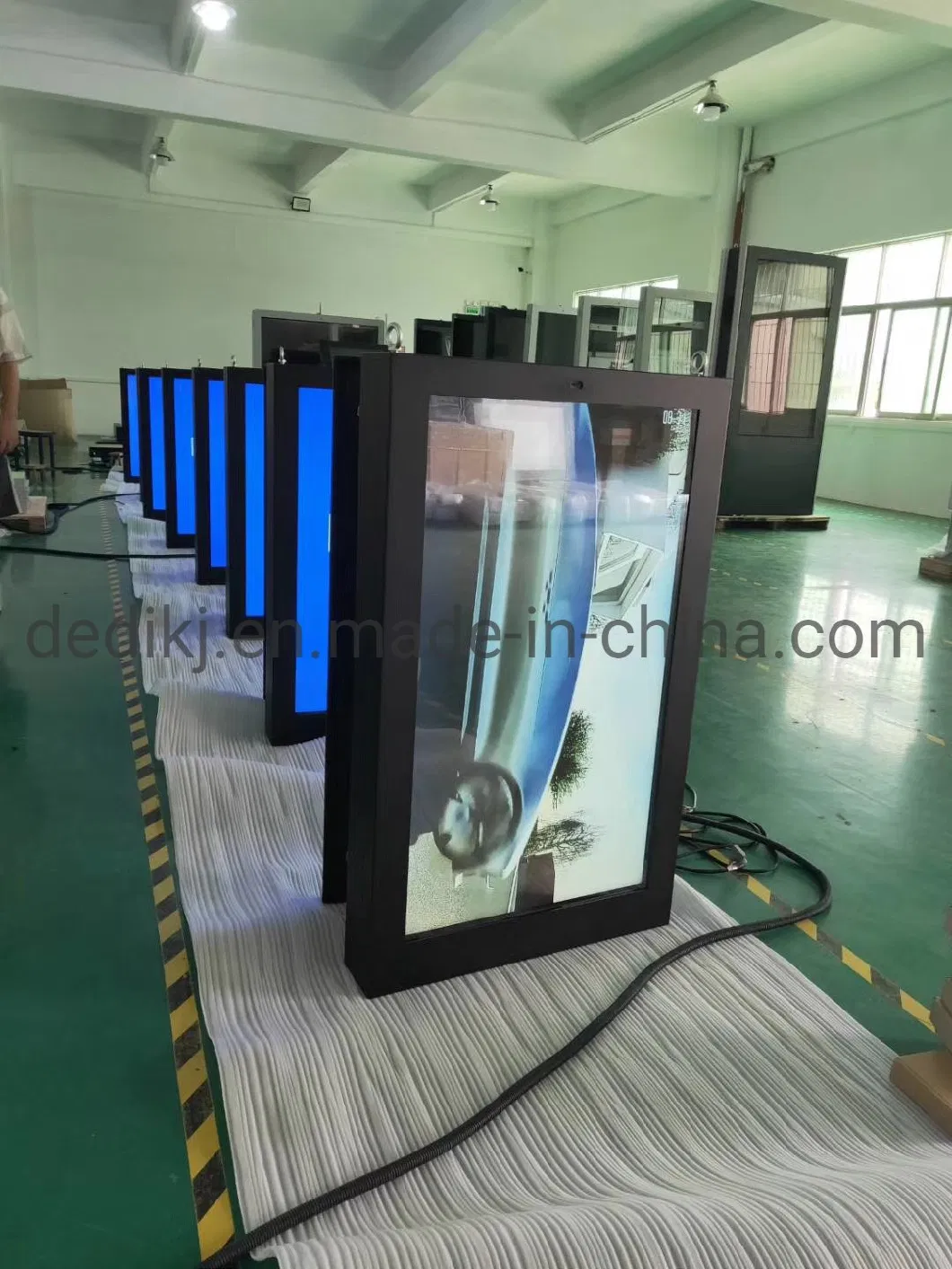 Waterproof Touch Display, 43inch LCD Screen Advertising Outdoor Digital Signage Price