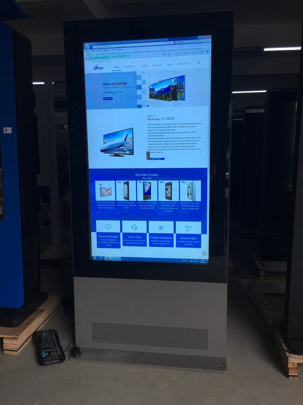 Dedi Stand Alone Touch Screen Android Windows Outdoor LCD Digital Signage