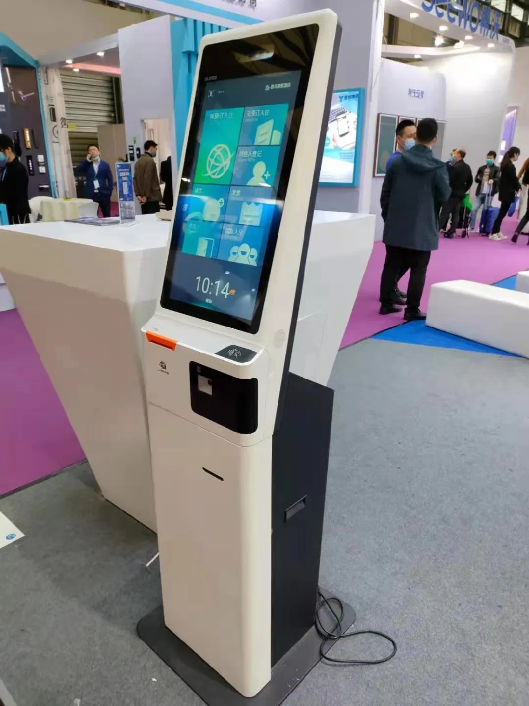 Elegant Standing Hotel Kiosk with Receptionist Multi Function