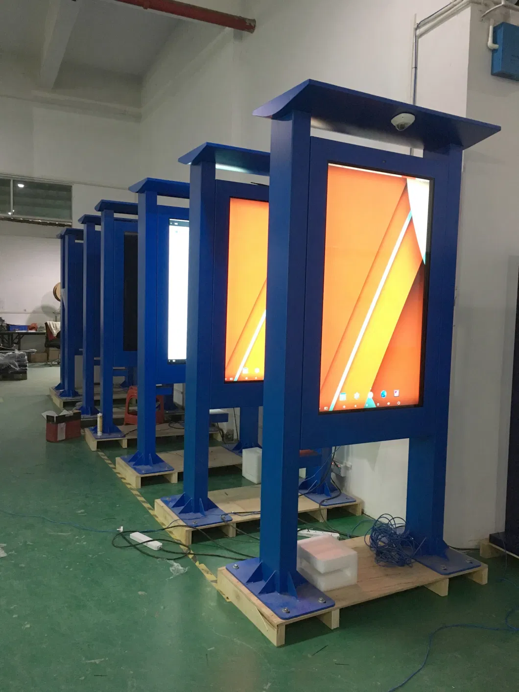 55inch IP65 Waterproof Dustproof Sunshine Visible Outside Outdoor Video LCD Digital Signage Interactive Capacitive Touch Screen Kiosk