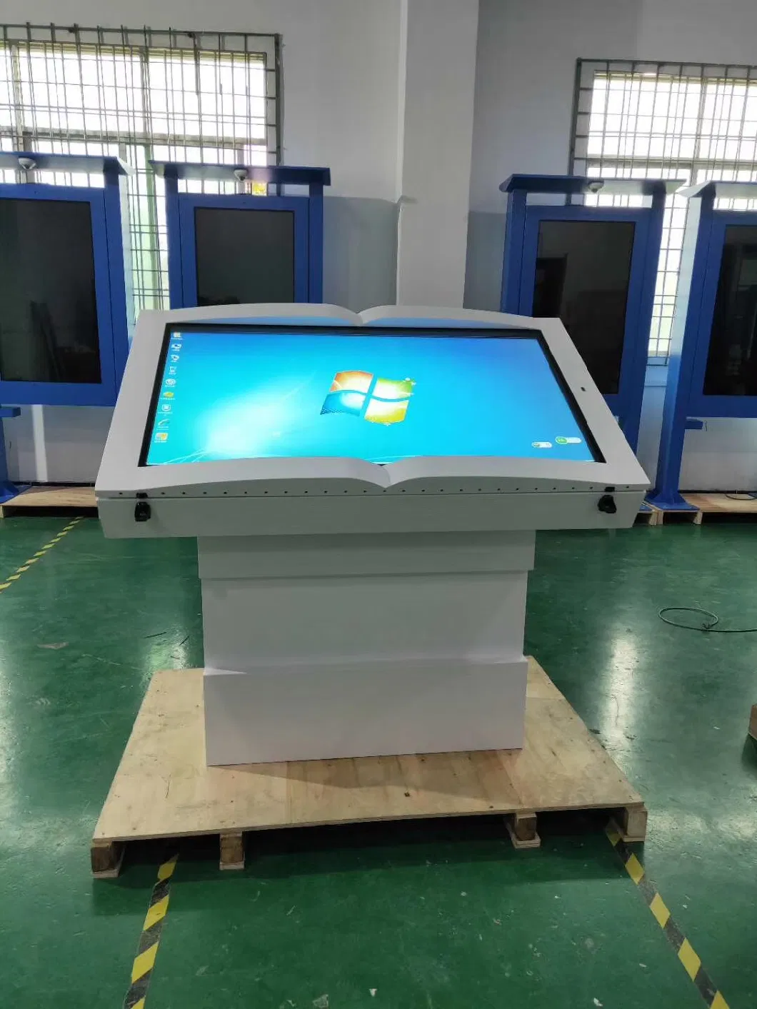 Outdoor Menu Touch Screen Kiosk Floor Standing Digital Signage