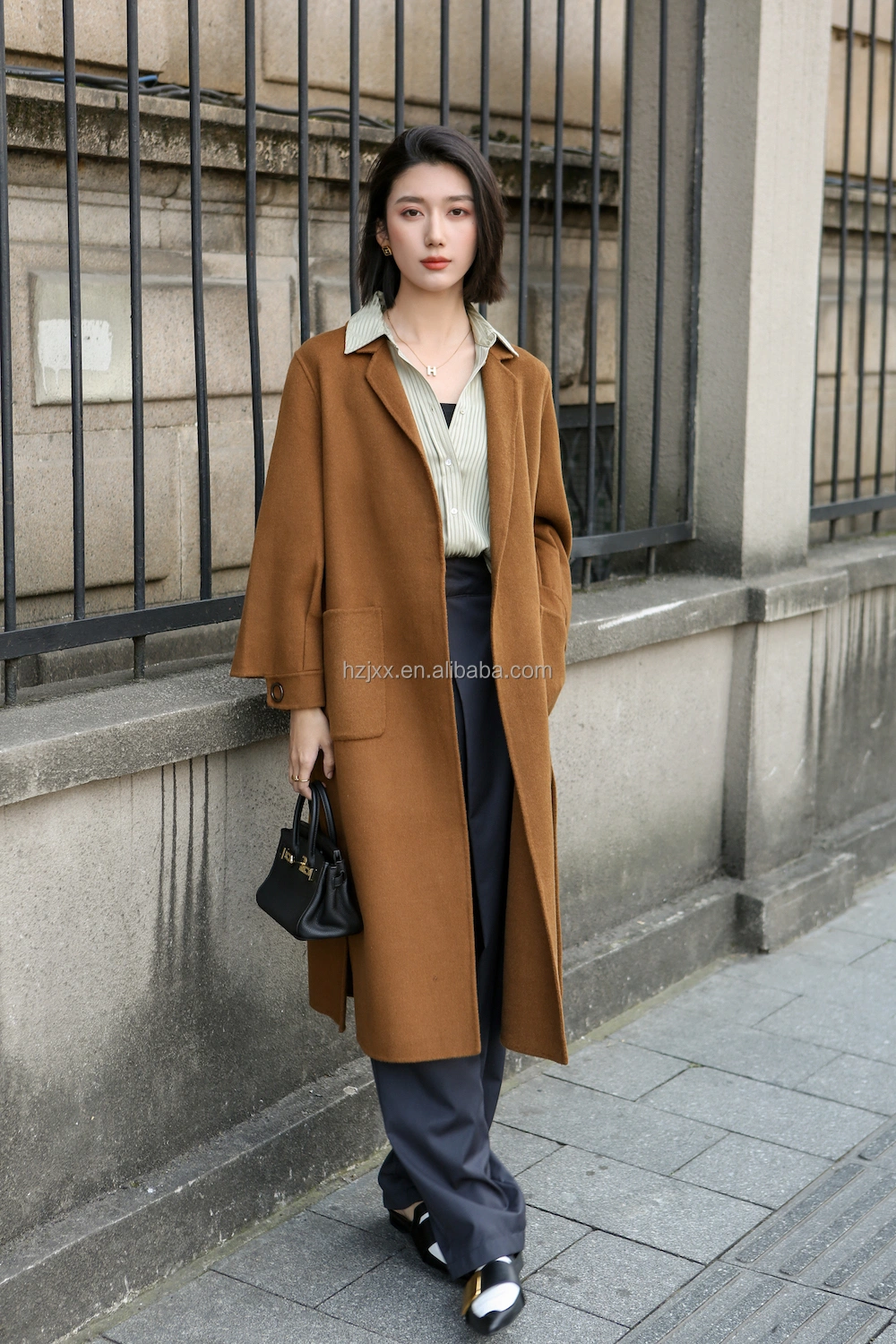 Luxury Long Woolen Jacket with Tunrn-Down Collar for Women