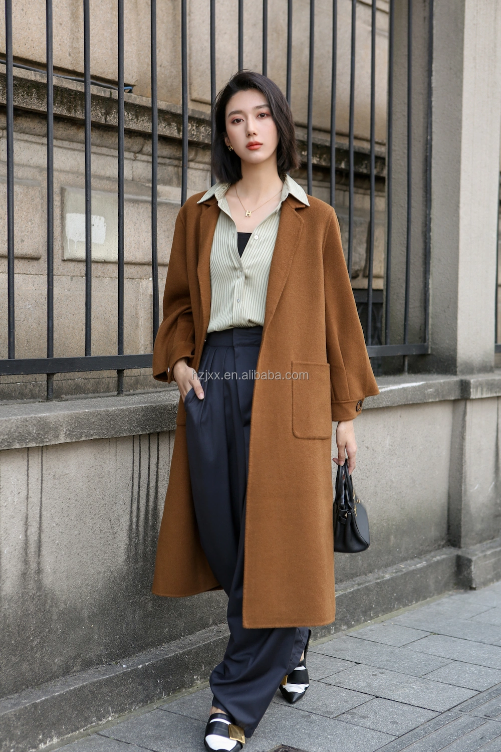 Luxury Long Woolen Jacket with Tunrn-Down Collar for Women