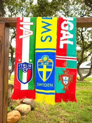 Scarf all′ingrosso popolare con logo personalizzato per i tifosi del calcio Design Football Sciarpa per ventilatori acrilici in seta stampata Team