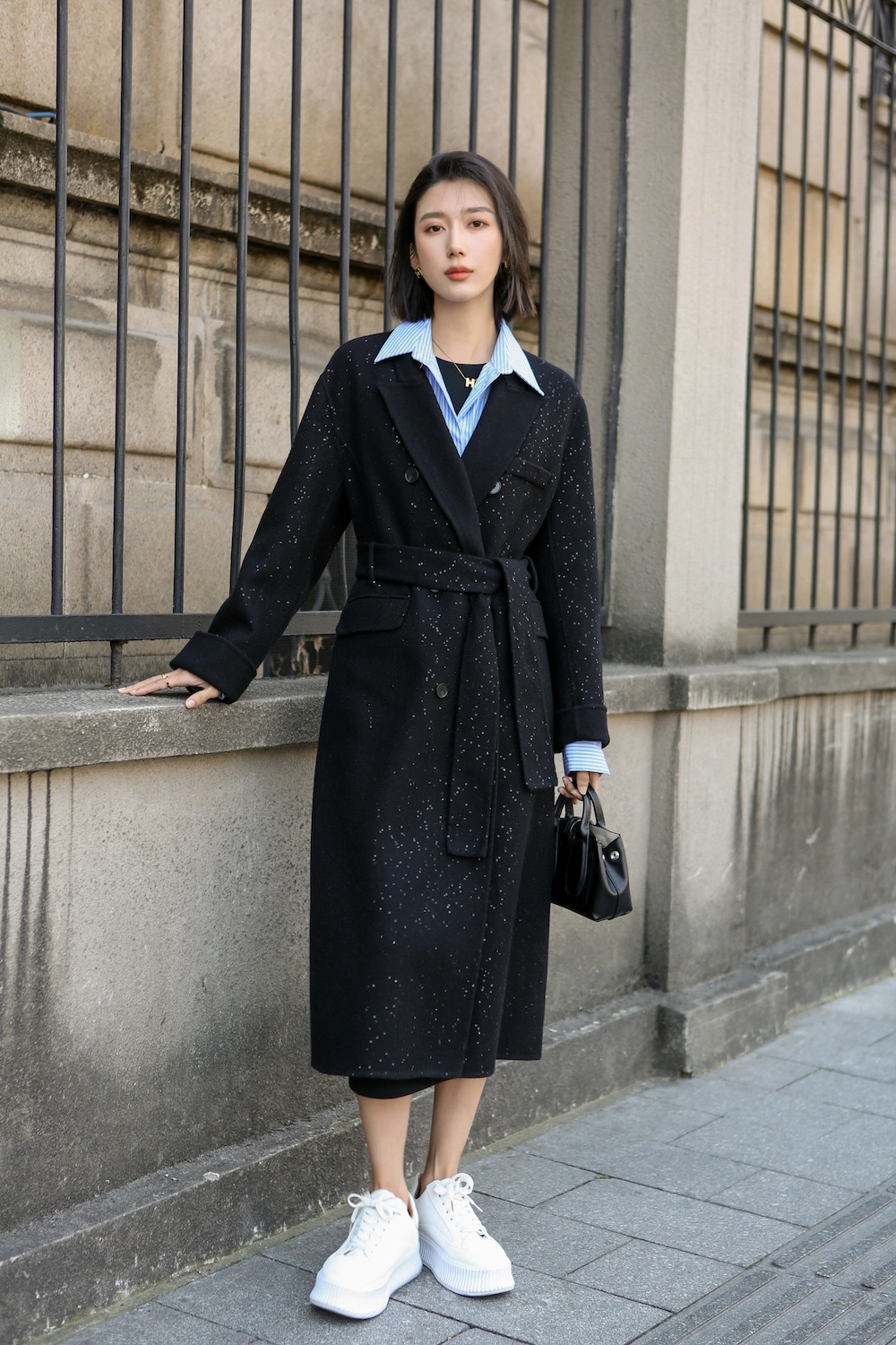 Elegant Fashion Black Woolen Wool Long Coat for Woman with Belt