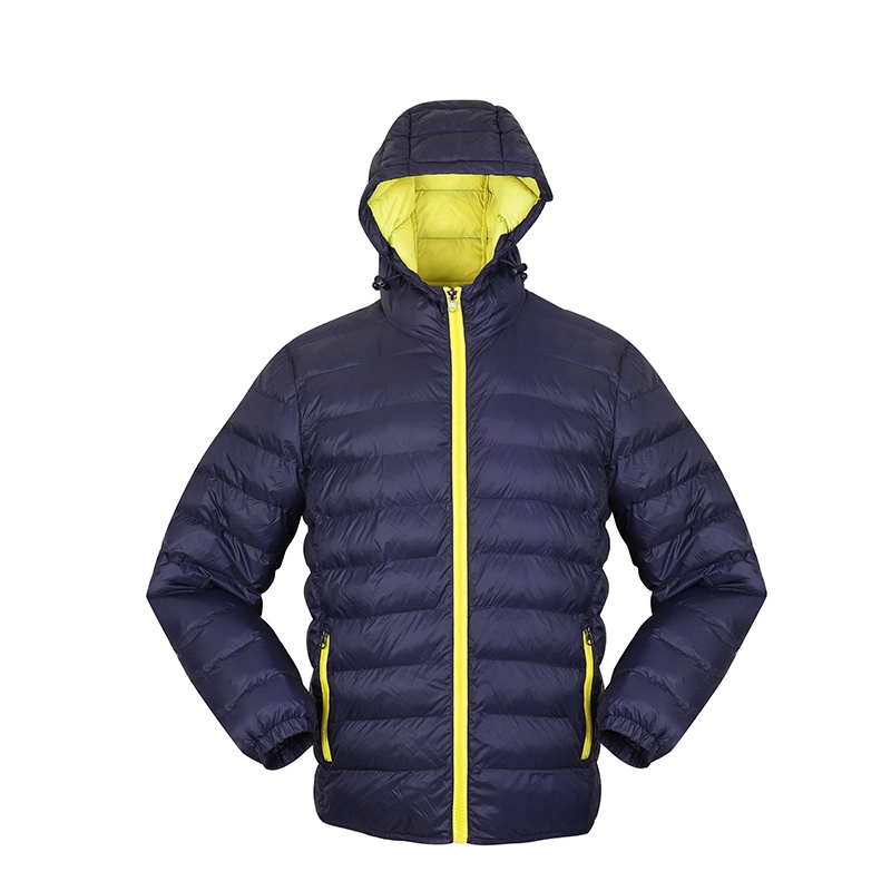 Light Weight Men&prime;s Winter Down Jackets with Connected Hood