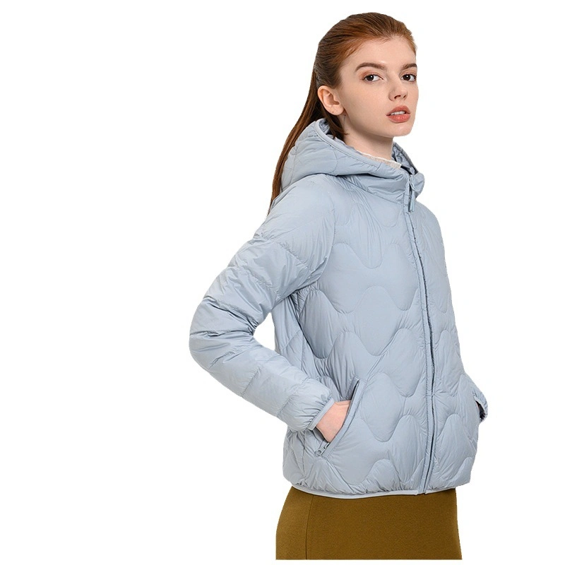 Wholesale New Women&prime;s Hooded Short Lightweight Down Jackets