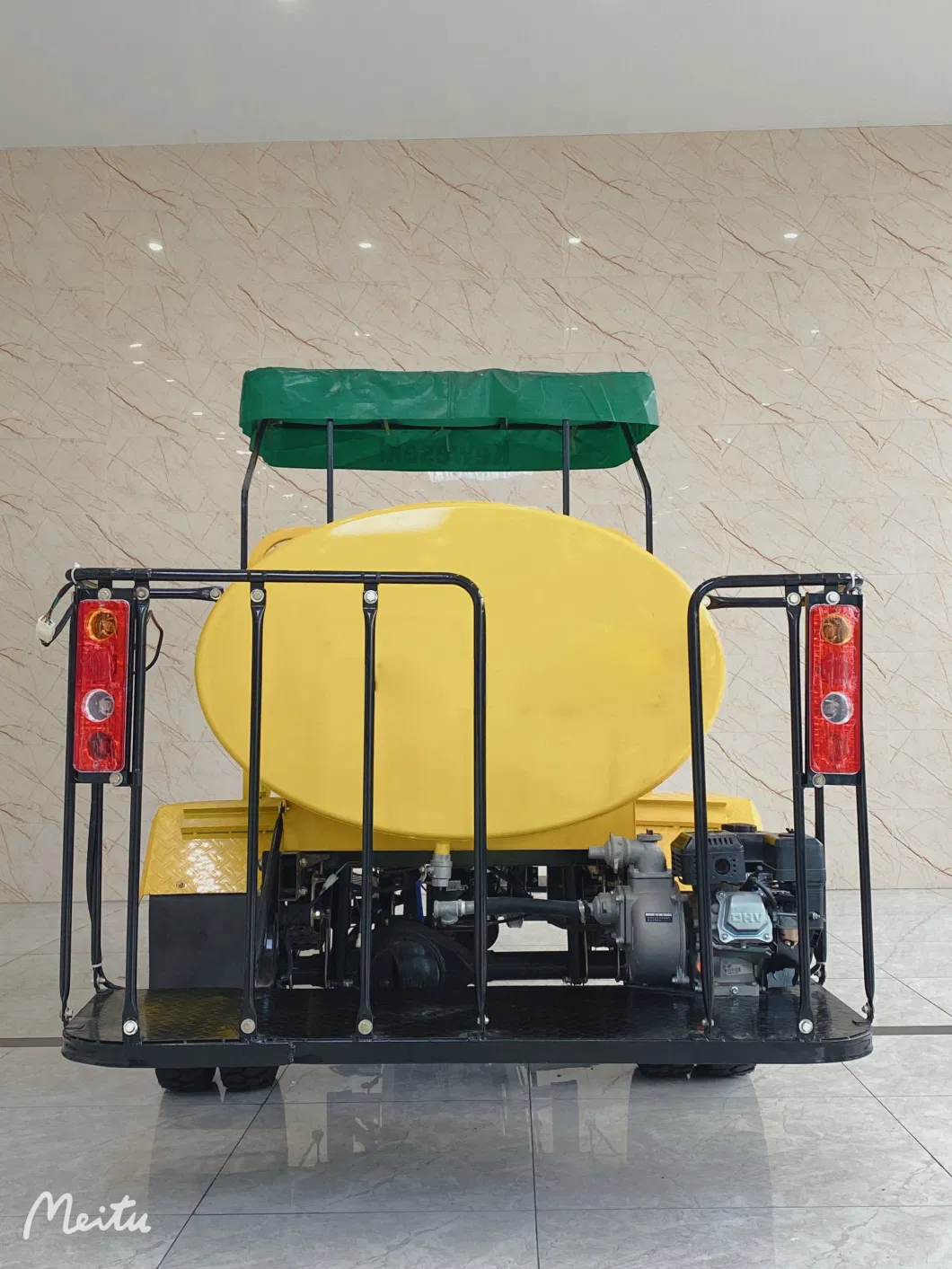 200cc Motorized Special Cabin Roof Delivery Water Tank 1000L Tricycles High Quality Made in China Manufacture Top 10