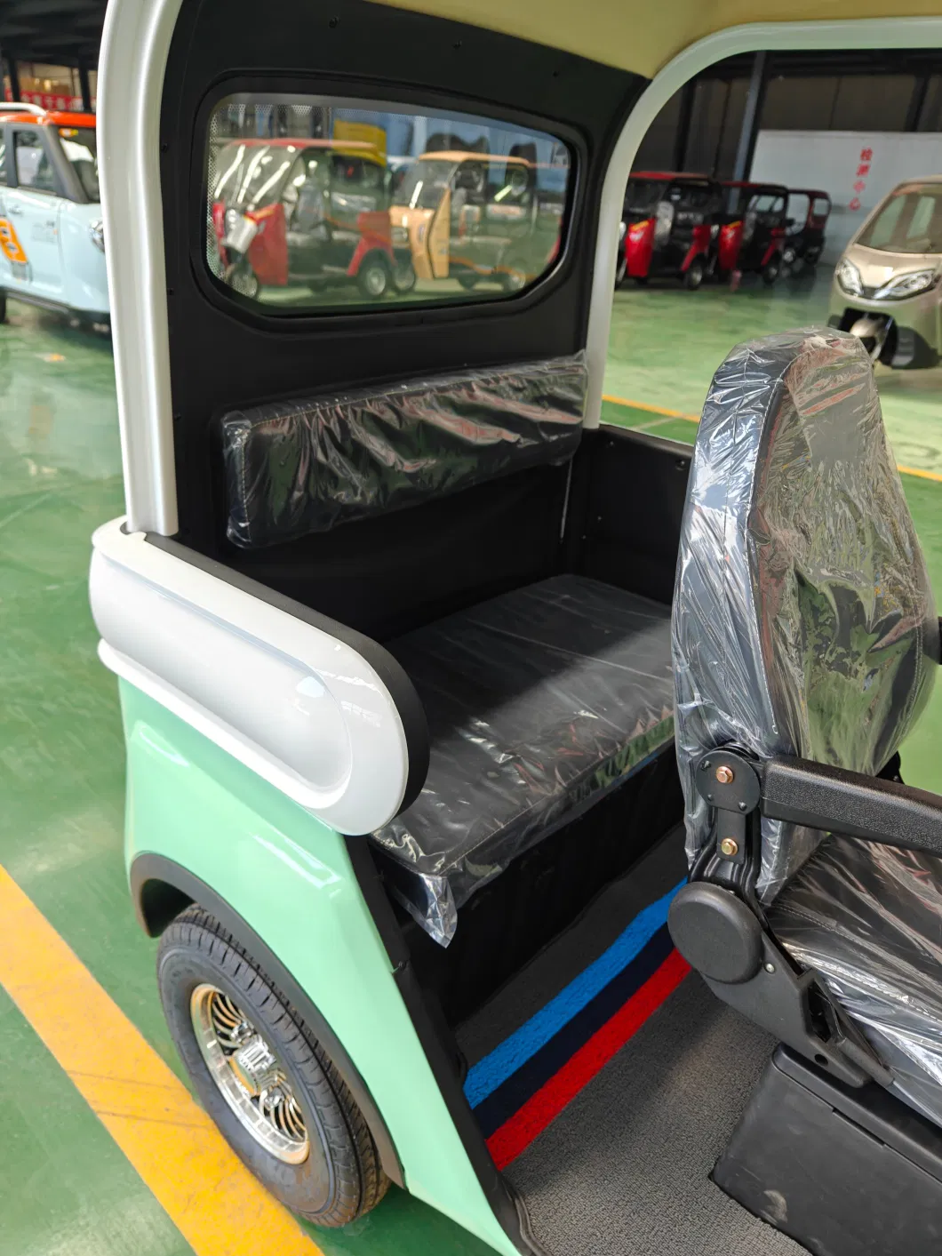 2024 New Electric Three-Wheeled Passenger Cars/Tuk-Tuks/Household Scooters/Electric Tricycles