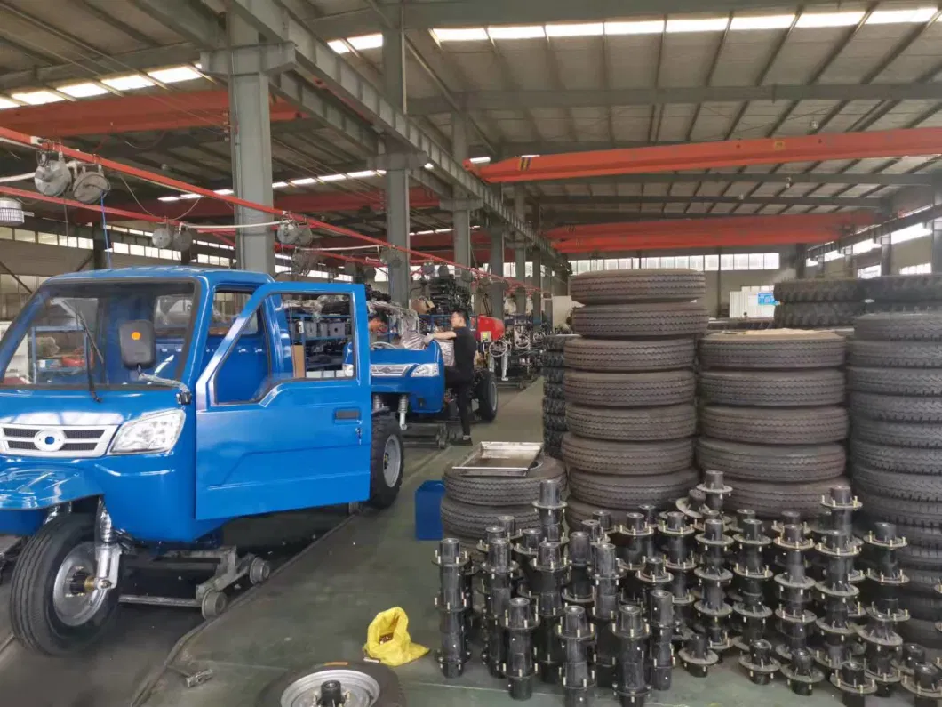 Chinese Factory Tipper Five Wheel Tricycle Motorized Gas Powered 300cc Self Loader Three Wheel Cargo Tricycle Manufactures