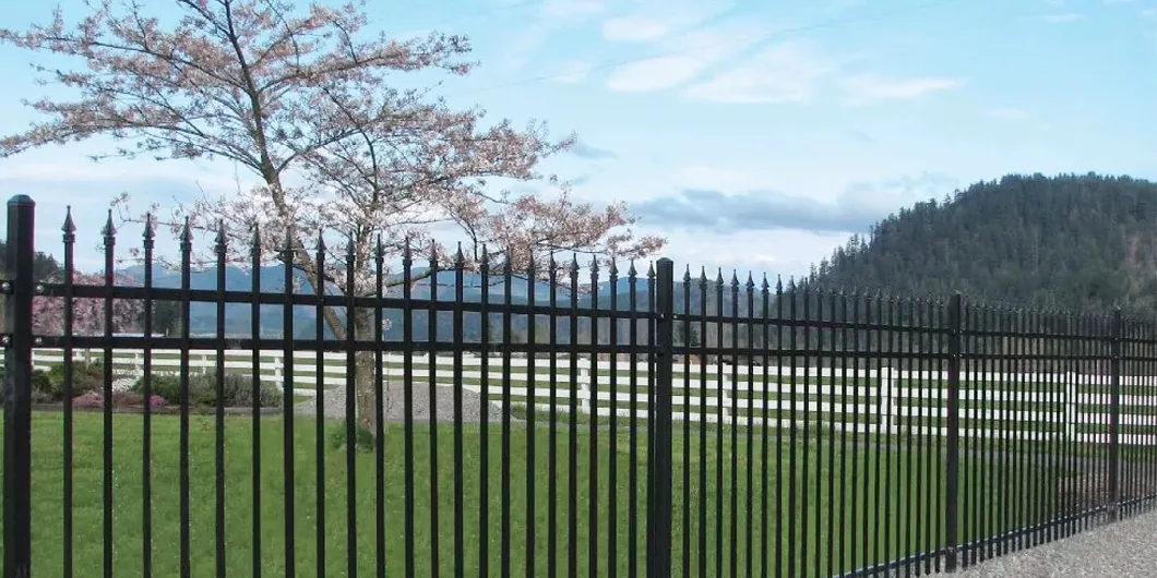 China Directly Supply Garden Pressed Top Metal Fence Residential Tubular Fence