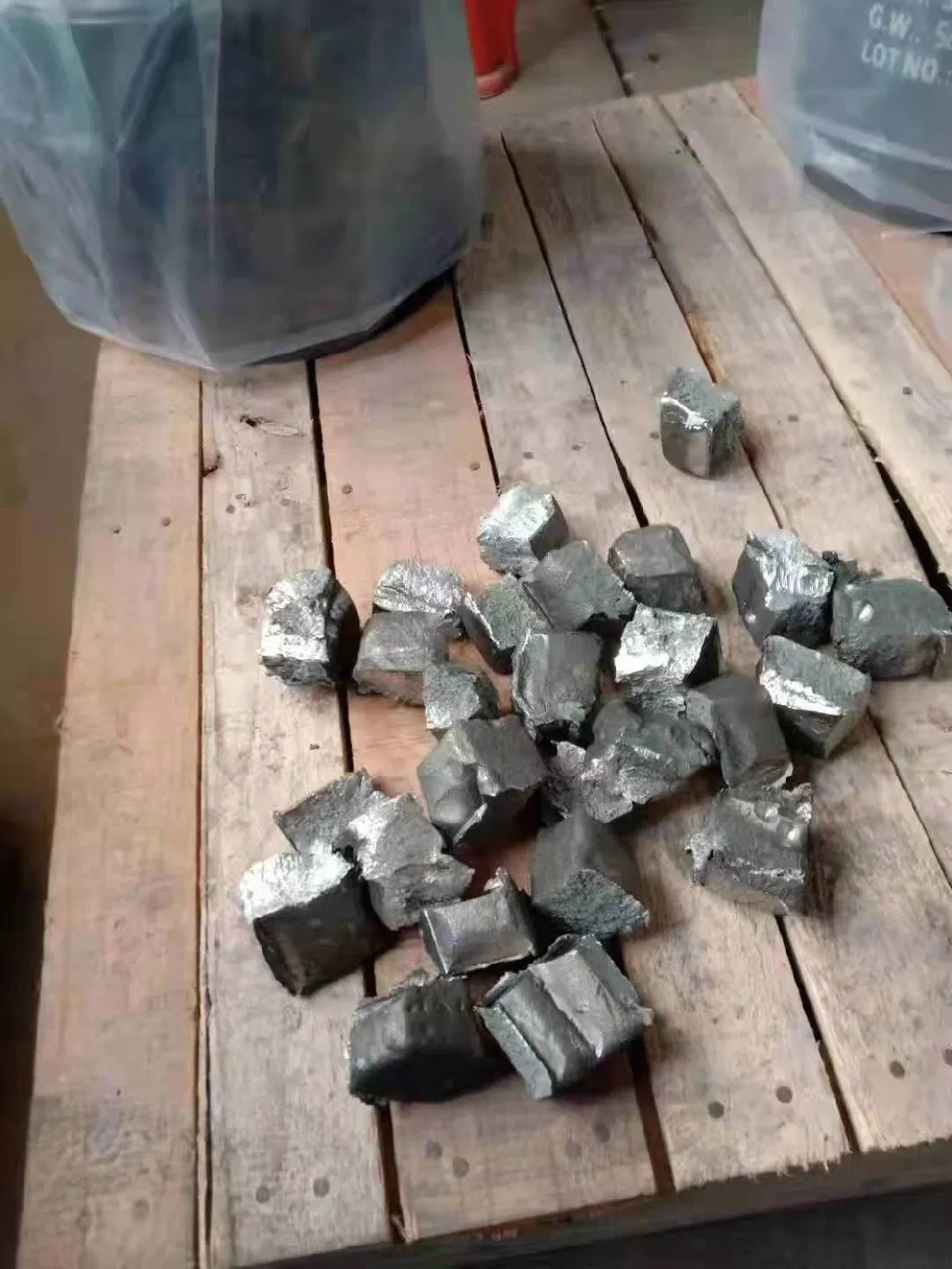 Factory Supply Yttrium Metal Block Purity 99.9% 3-5cm