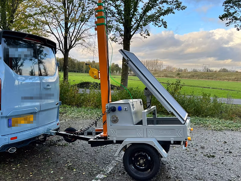 160W Solar Panel Powered CCTV Camera Trailer with High Mast