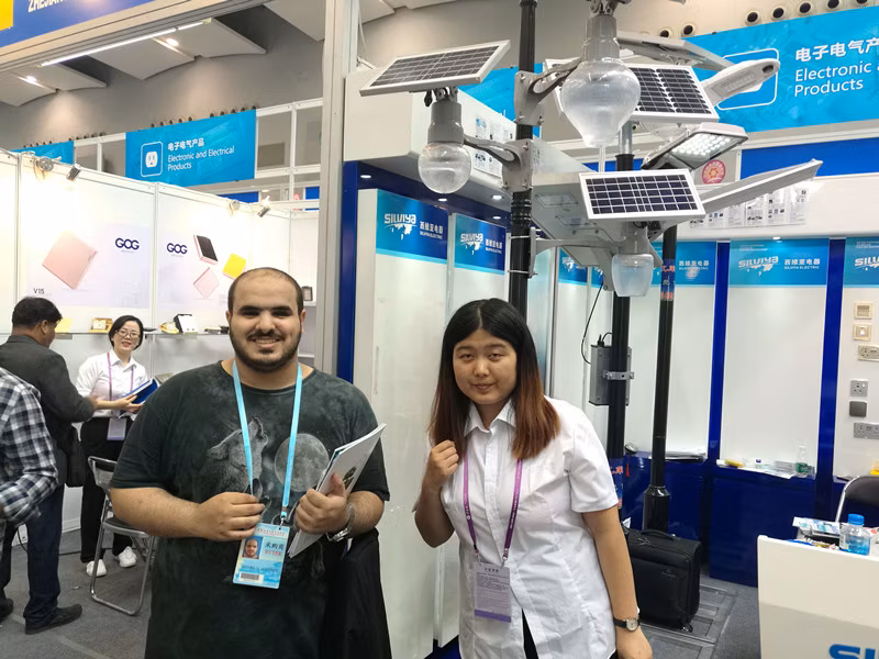 160W Solar Panel Powered CCTV Camera Trailer with High Mast