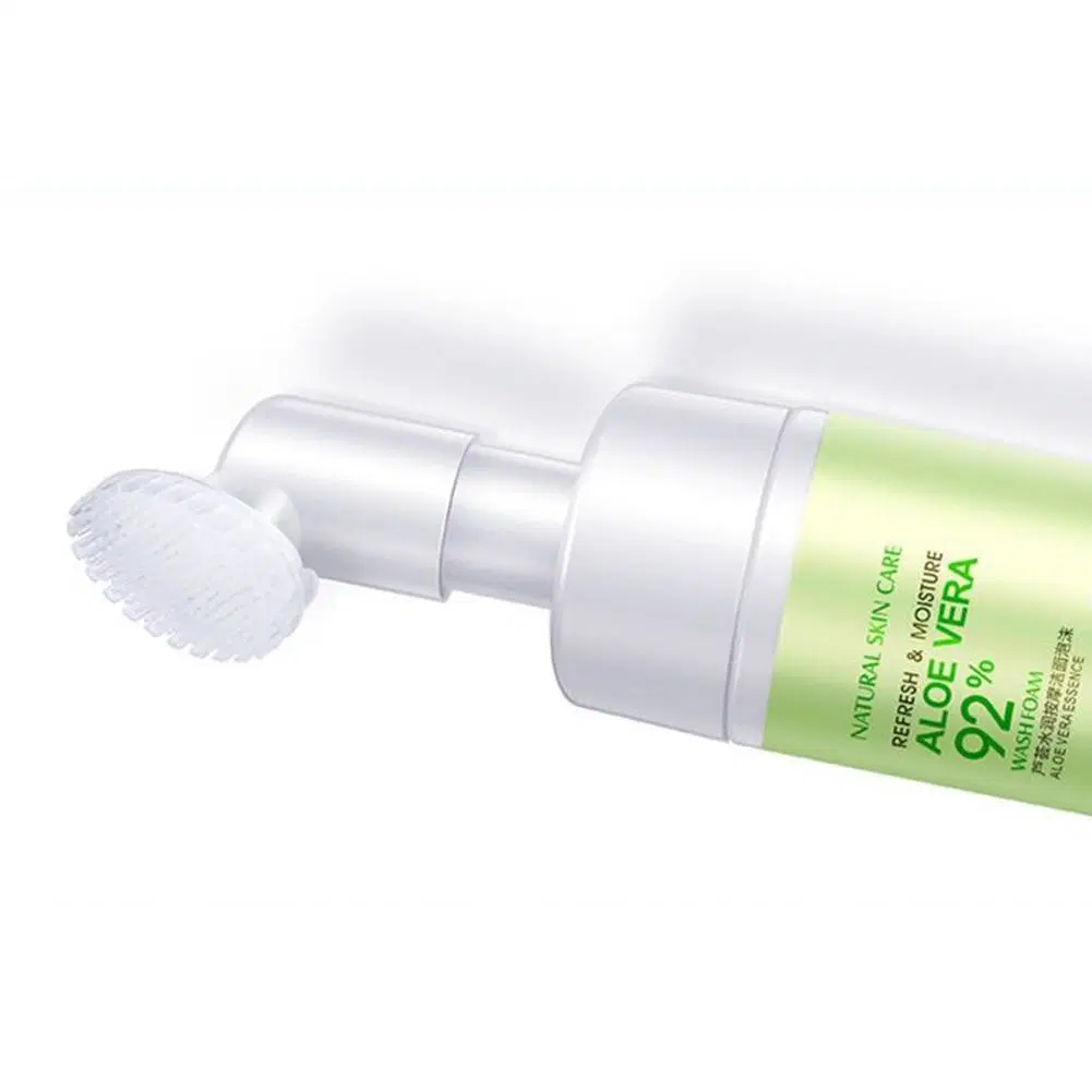 Vibrant Glamour Aloe Vera Moisturizing Foaming Face Cleanser Gentle Oil-Free Nourishing Whitening Beauty with Face Brush