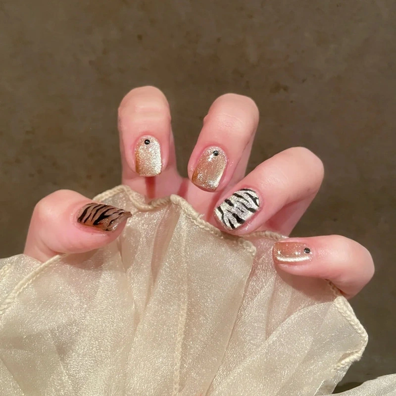 Tiger Stripe Handmade Phototherapy Short Medium and Long Artificial Art Finished Fake Nails