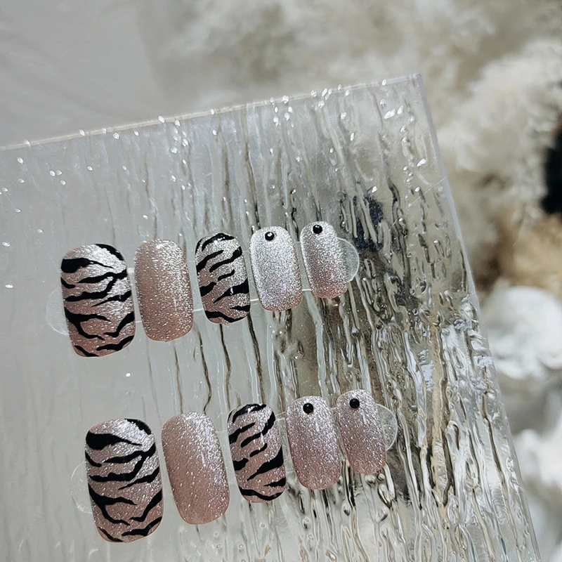 Tiger Stripe Handmade Phototherapy Short Medium and Long Artificial Art Finished Fake Nails