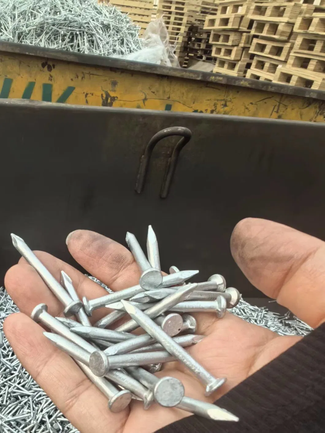 Factory Manufactured Cheap Price 1&quot;-10&quot; 25mm-250mm Polished /Galvanized Round Head Iron Wood Wire Common Nails/Construction Iron Nails /Clavo /Framing Nails