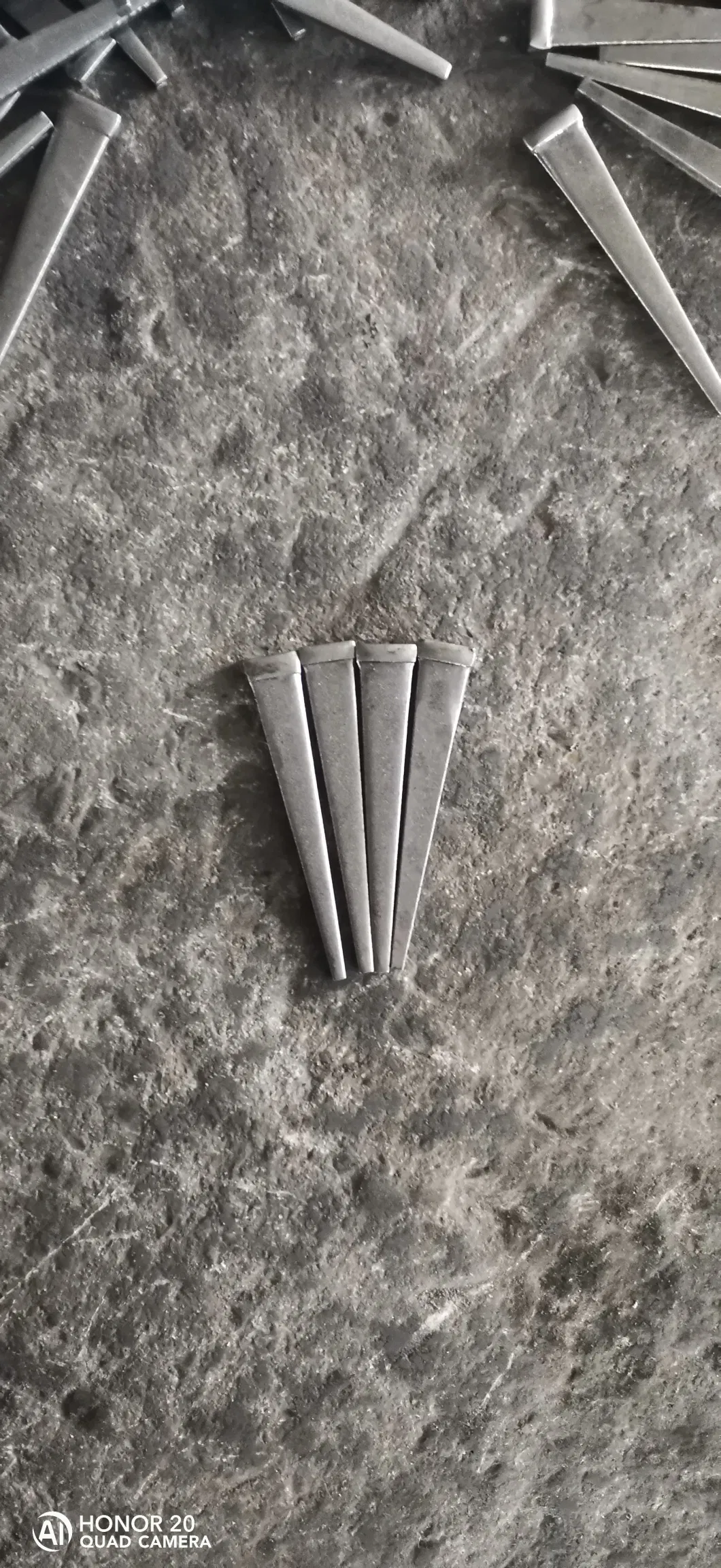 Galvanized U Type Nails for Farm Barbed Fence Staple/High Quality U Type Nails/ U Nail /U Shaped Nails