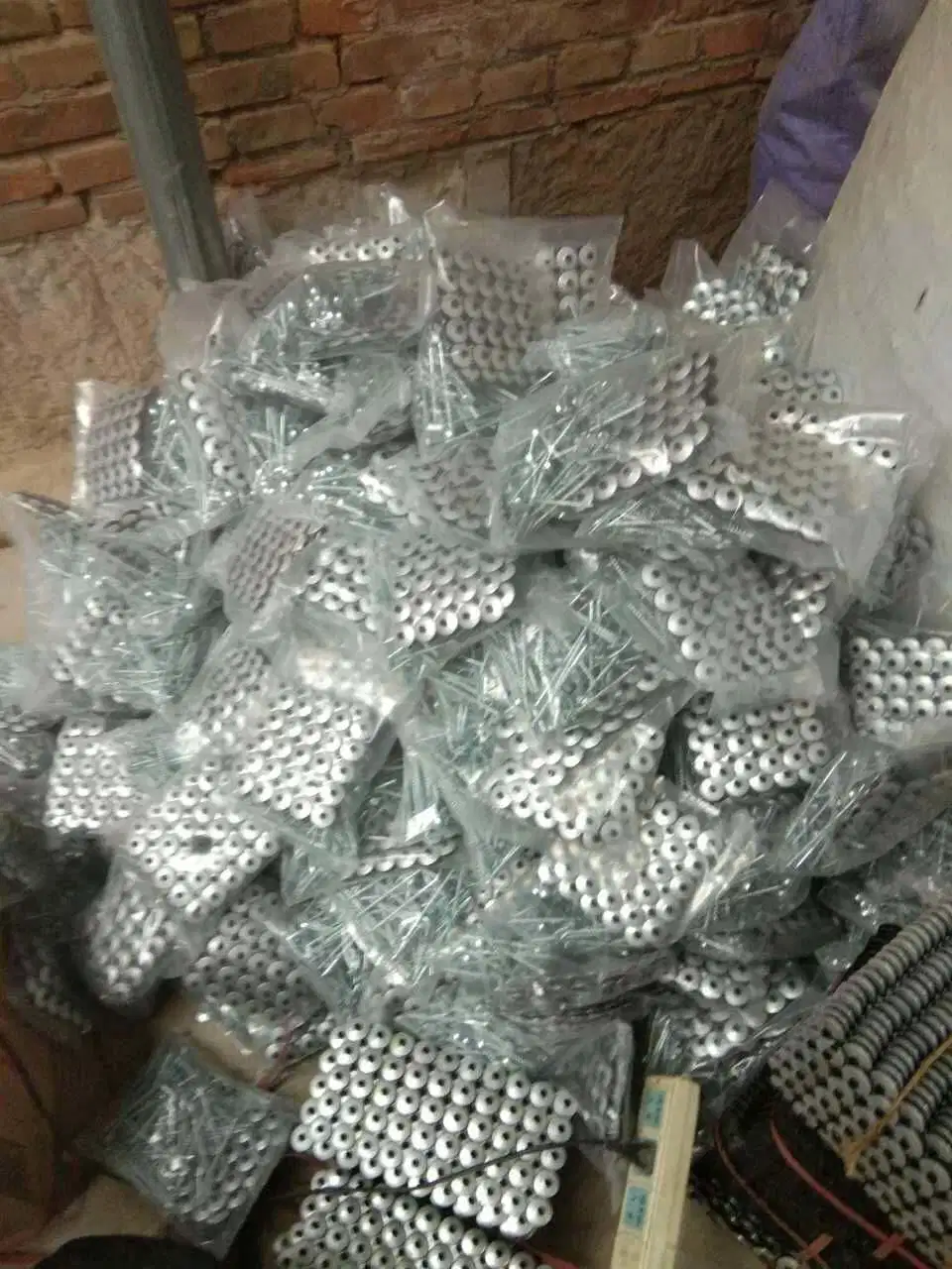 65mm 75mm 100mm Roofing Screws Nails with EPDM Washer and Plastic Caps