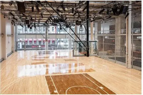 U. S Hot Using Woodedn Surface Indoor Modular Flooring Wood Look Imitation Wood Surface Grain Indoor Modular Tiles for Indoor Basketball Court Real