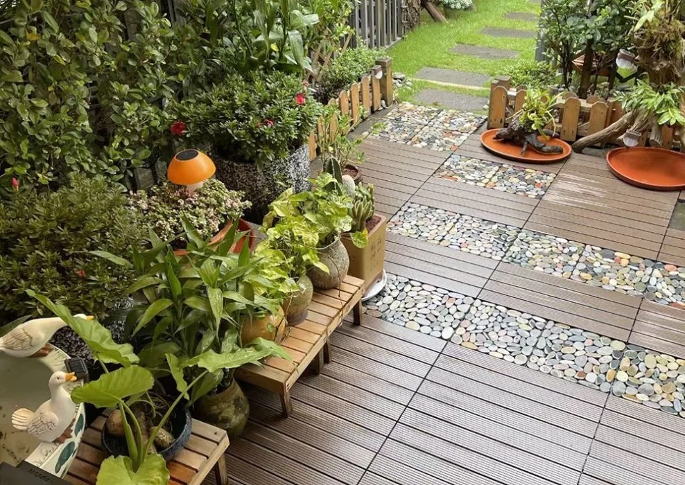 Anti-Termite Environmentally Friendly Anti-Fade Waterproof WPC Interlocking Patio Deck Tiles Wood Plastic Composite Tile