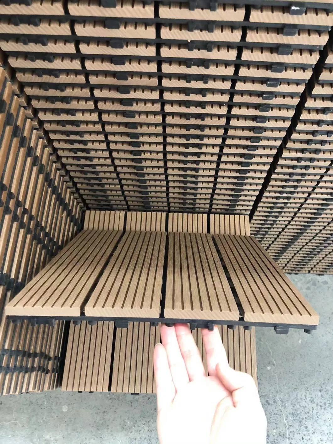 Interlocking Outdoor Decking Tiles 300*300mm DIY WPC Tiles