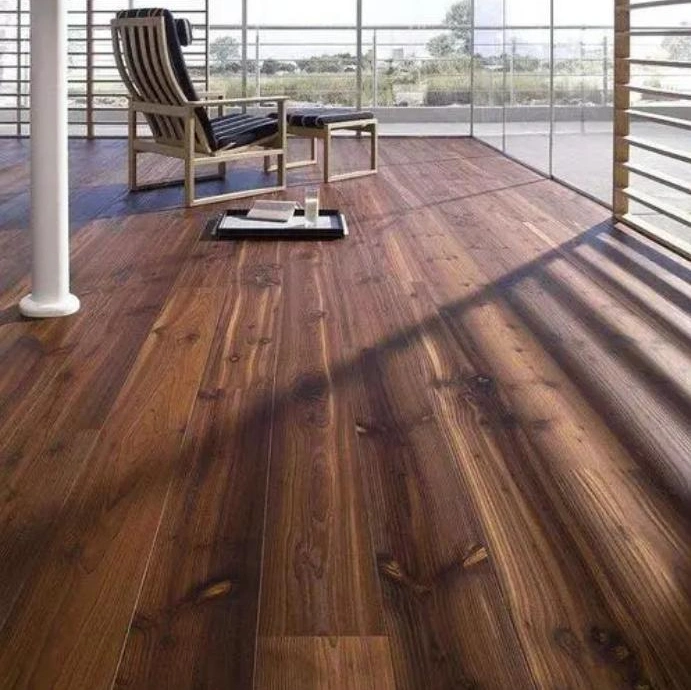 China Factory Wholesale AC4 Wooden Floor Tile E1 Grade Oak 8mm/12mm HDF Laminate Flooring Covering for Dance Studio Slip Resistance Big Wood Floor Tiles