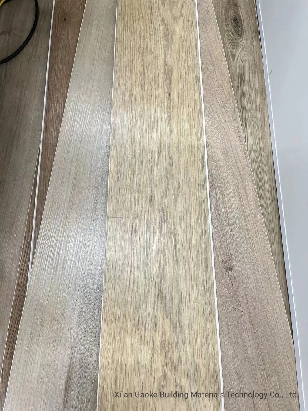 China Manufacturer Gl-W7200-4	Eucalyptus Wood Look Lime Powder PVC Composite Vinyl Spc Flooring