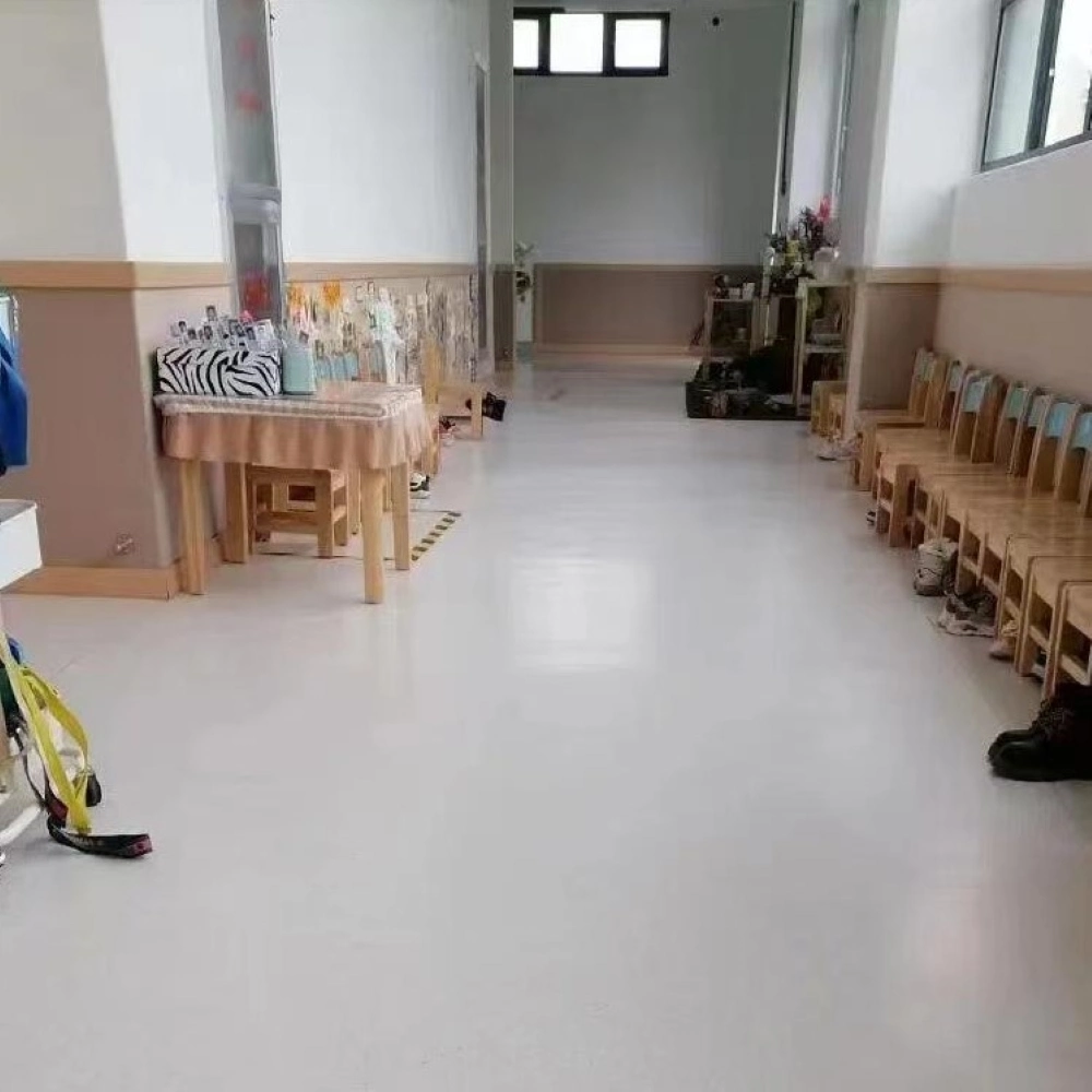 Factory Price Anti-Slip Colorful White/Commercial PVC Rolls Flooring for Hospital