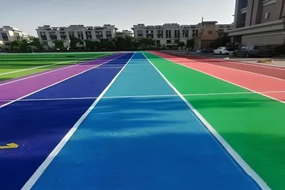 Superficie colorata assorbente per urti per tutte le condizioni atmosferiche con High Prestazioni