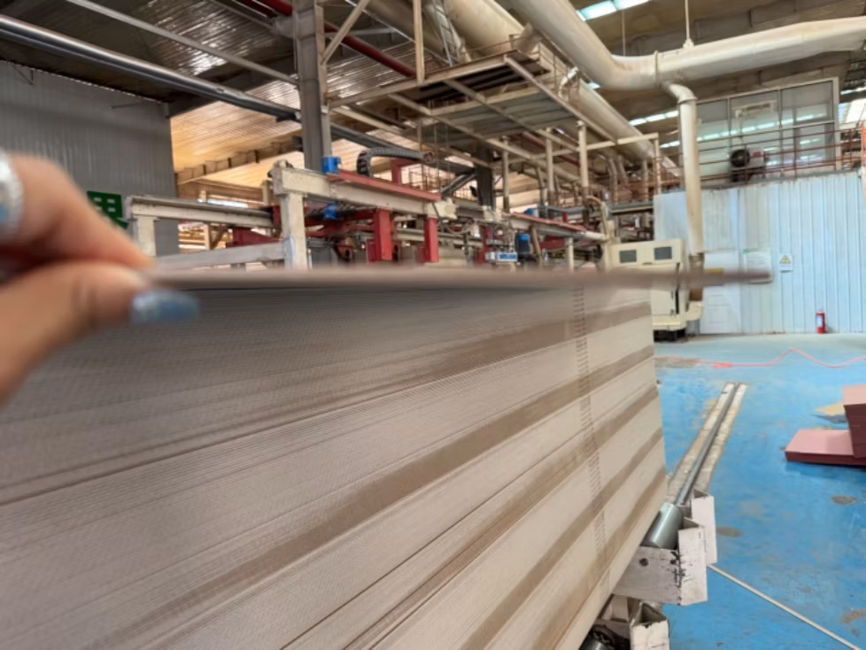 Wholesale Price 2.7mm MDF Sheet for Wall Panel and Furniture Decorative Table Door Cabinet