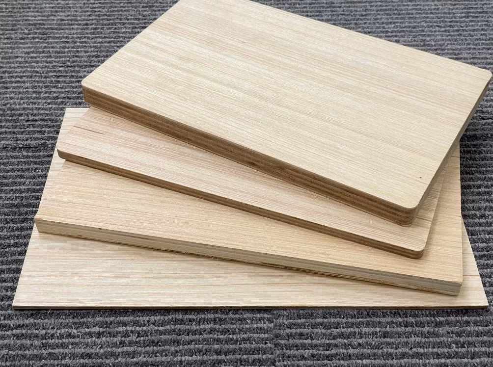White EV Plywood BB/CC Grade Engineered Wood Veneered Laminated Plywood for Furniture Cabinet