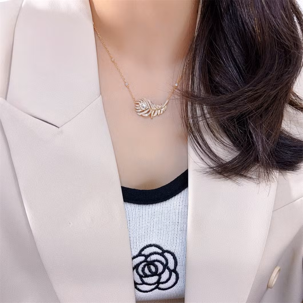 New Noble Light Luxury Temperament Peacock Feather Pendant S925 Silver High-End Necklace Wholesale