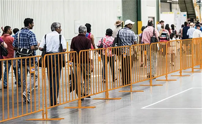 5 Feet Heavy Duty Galvanized Steel Barrier Interlocking Crowd Control Barricade with