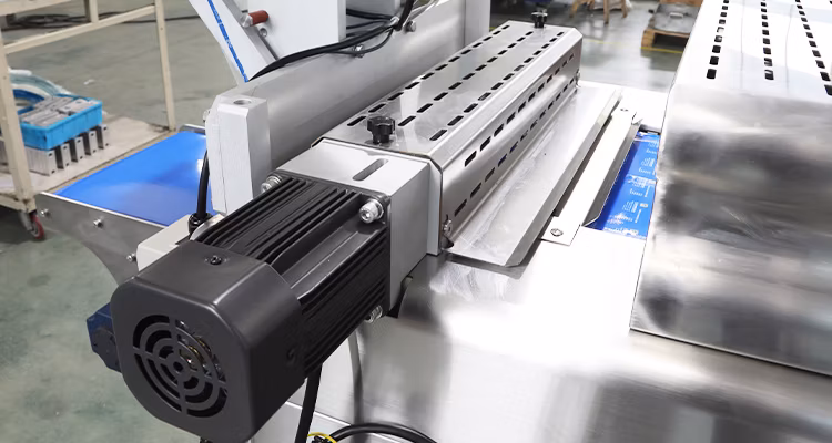HVR-420A Hualian Full Automatic Thermoforming Vacuum Packaging Machine for Cheese Sausage Meat Seafood
