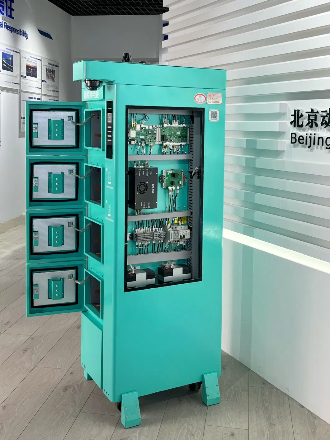 Dpc Bestselling High-Reliability Battery Swapping Cabinet (4 Compartments) Electric Vehicle Charging Station